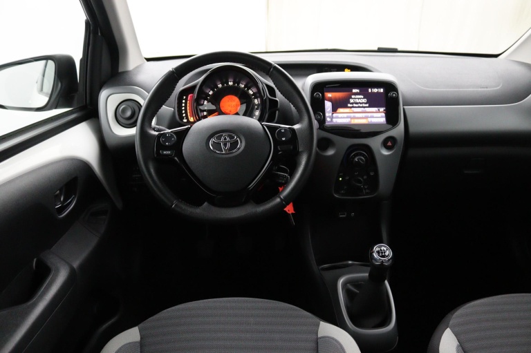 Toyota Aygo - 1.0 VVT-i x-play limited 19