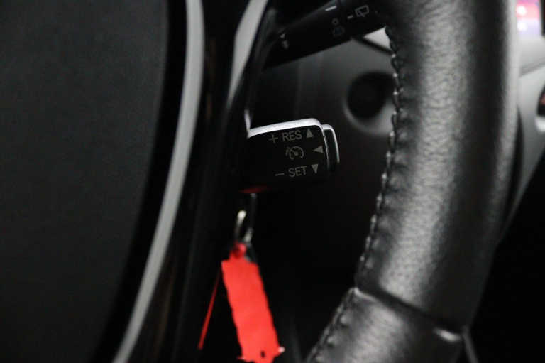 Toyota Aygo - 1.0 VVT-i x-play limited 22