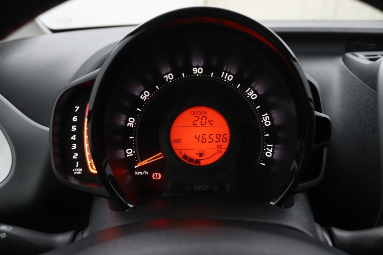 Toyota Aygo - 1.0 VVT-i x-play limited 24