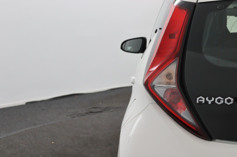 Toyota Aygo - 1.0 VVT-i x-play limited 43