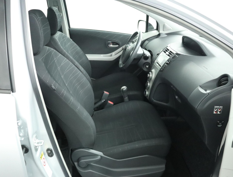 Toyota Yaris - 1.3 VVTi Sol 19