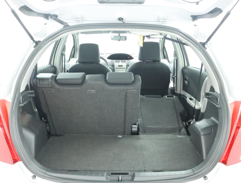 Toyota Yaris - 1.3 VVTi Sol 23