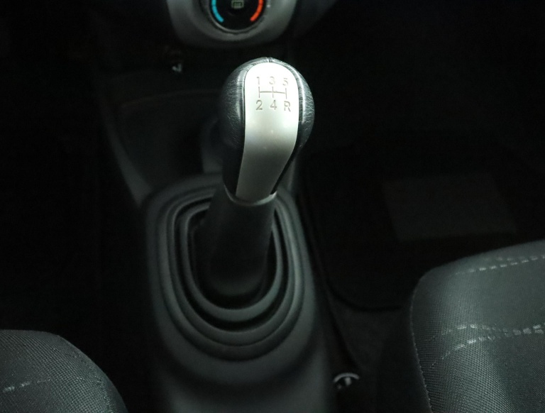 Toyota Yaris - 1.3 VVTi Sol 25