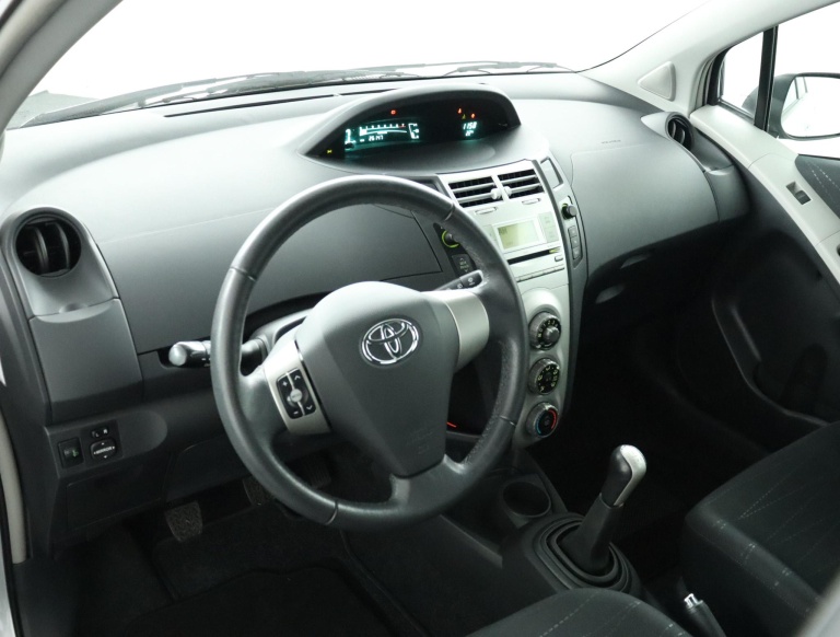 Toyota Yaris - 1.3 VVTi Sol 42