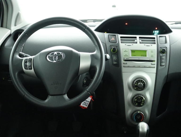 Toyota Yaris - 1.3 VVTi Sol 43