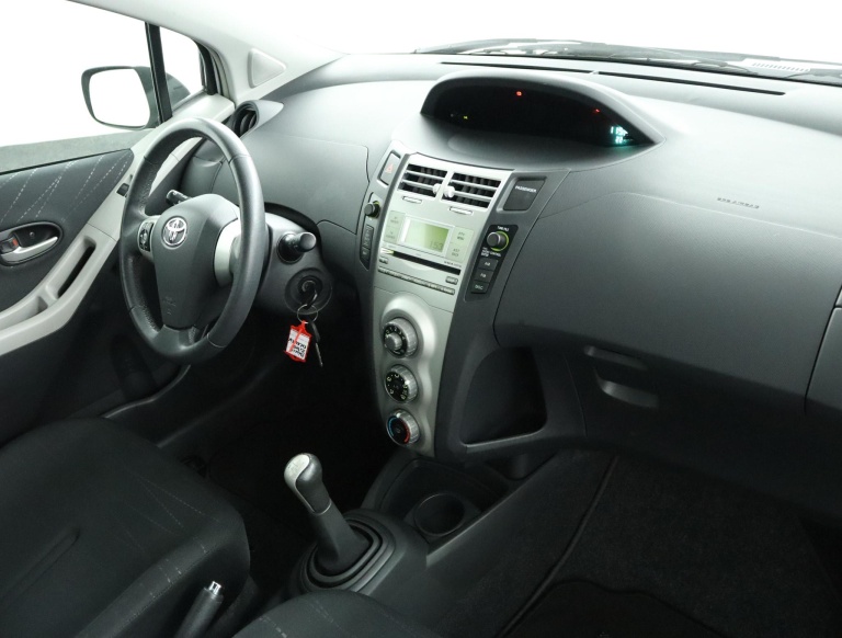 Toyota Yaris - 1.3 VVTi Sol 46