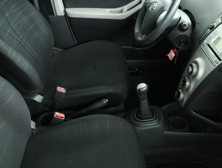 Toyota Yaris - 1.3 VVTi Sol 47