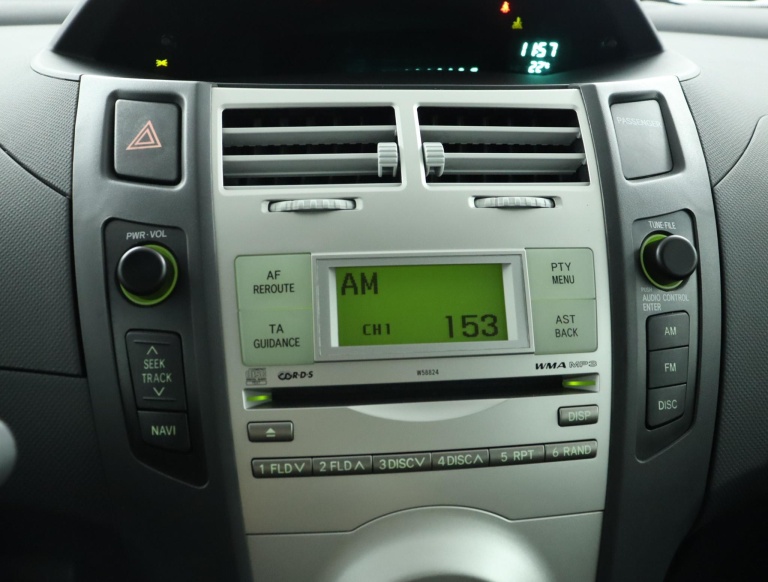 Toyota Yaris - 1.3 VVTi Sol 8
