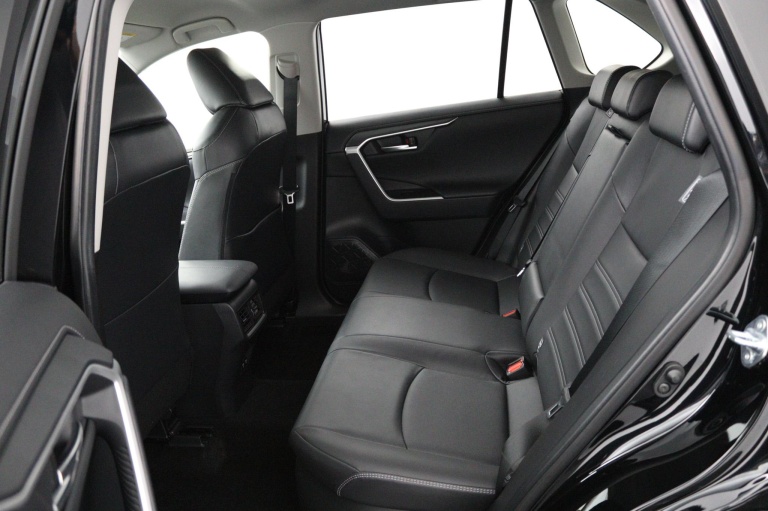 Toyota RAV4 - 2.5 Hybrid Executive 18