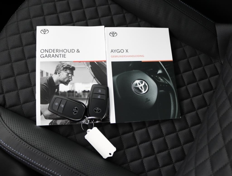 Toyota Aygo X - 1.0 VVT-i MT Premium 9