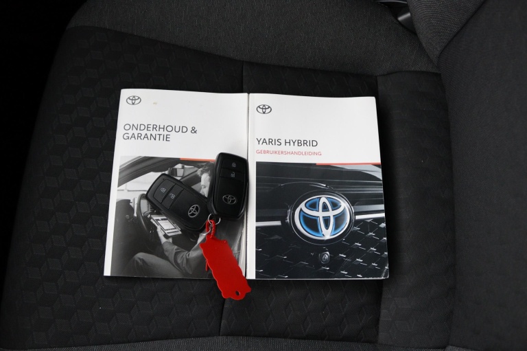 Toyota Yaris - 1.5 Hybrid Dynamic 11