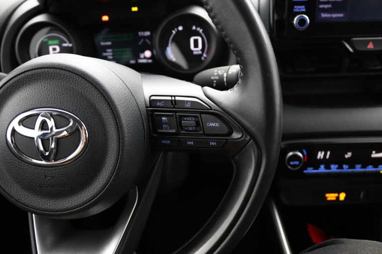 Toyota Yaris - 1.5 Hybrid Dynamic 21
