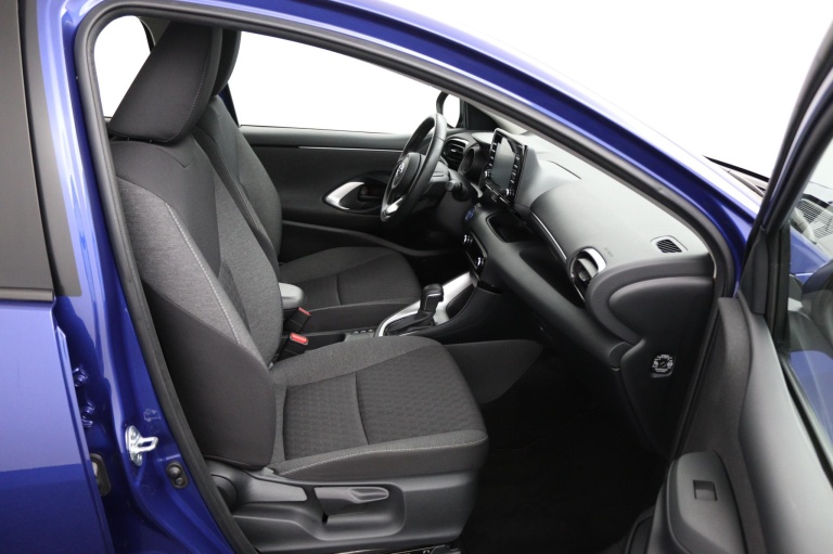 Toyota Yaris - 1.5 Hybrid Dynamic 22