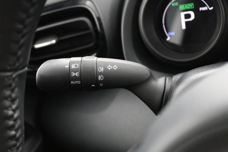Toyota Yaris - 1.5 Hybrid Dynamic 29