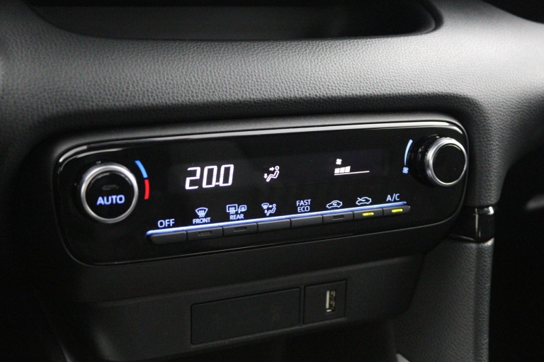 Toyota Yaris - 1.5 Hybrid Dynamic 7