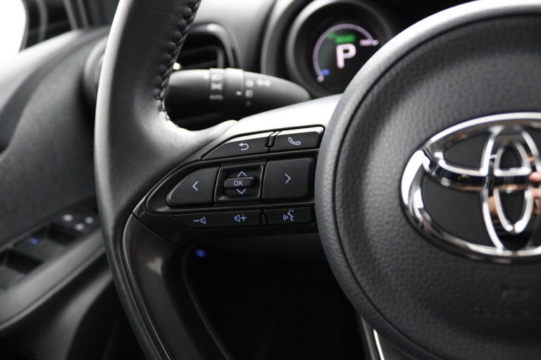 Toyota Yaris - 1.5 Hybrid 115 Dynamic 19