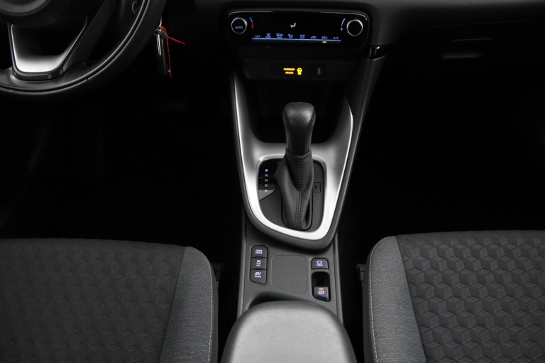 Toyota Yaris - 1.5 Hybrid 115 Dynamic 27