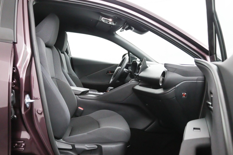 Toyota C-HR - 1.8 Hybrid 140 Business Plus 12