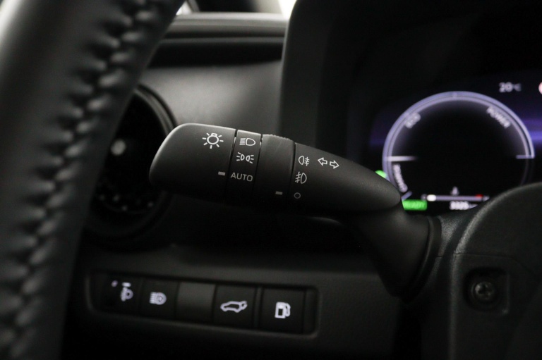 Toyota C-HR - 1.8 Hybrid 140 Business Plus 23