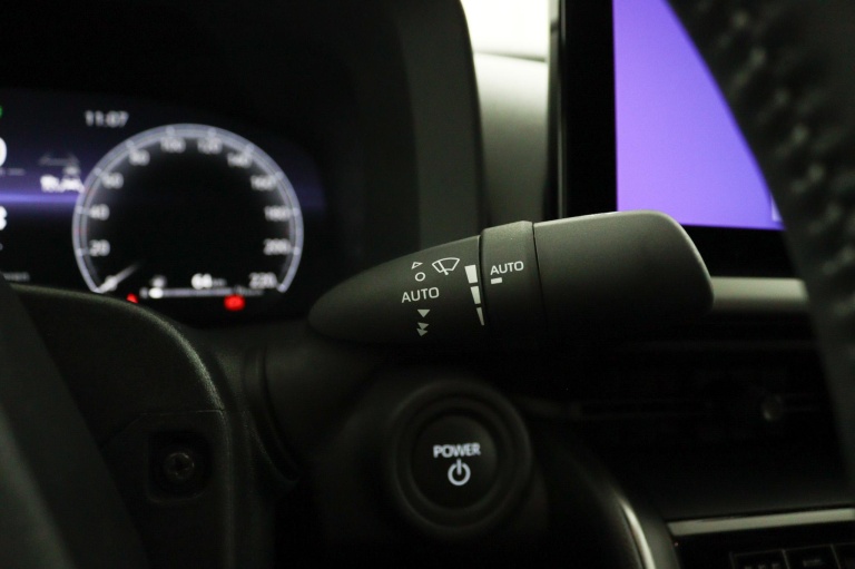 Toyota C-HR - 1.8 Hybrid 140 Business Plus 24