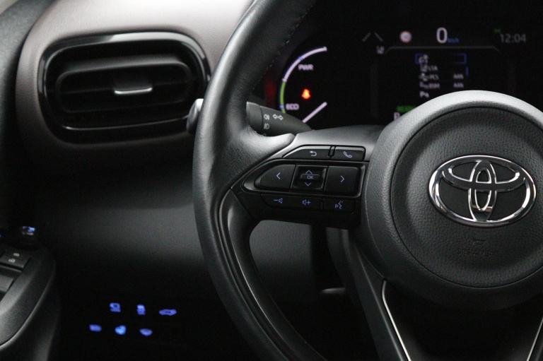 Toyota Yaris Cross - 1.5 Hybrid Adventure 18