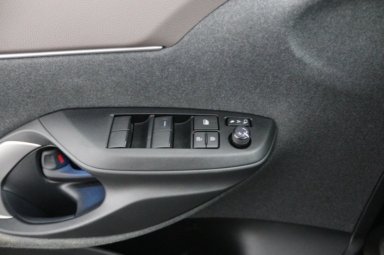 Toyota Yaris Cross - 1.5 Hybrid Adventure 27