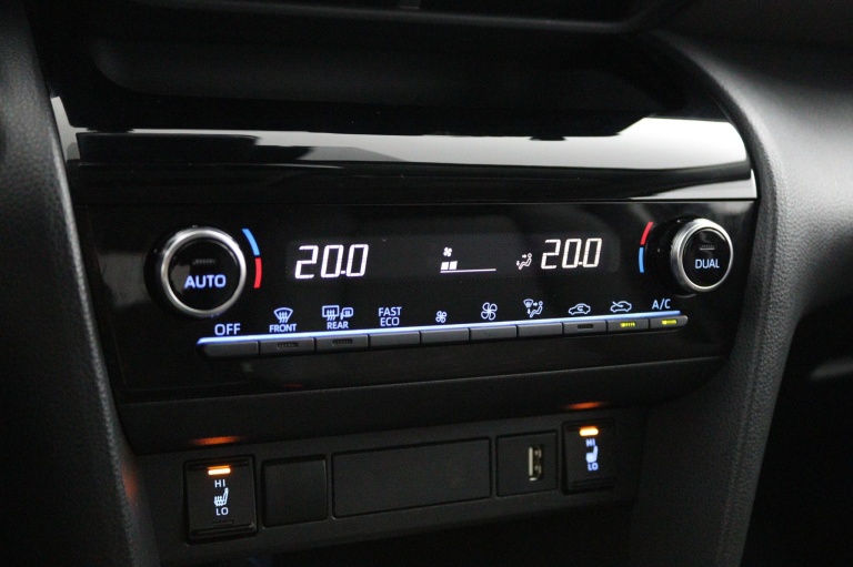 Toyota Yaris Cross - 1.5 Hybrid Adventure 7