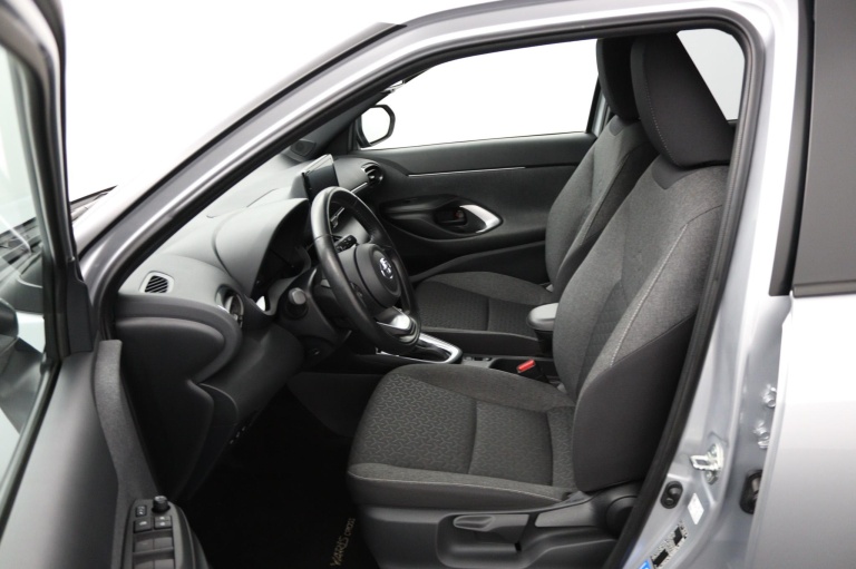 Toyota Yaris Cross - 1.5 Hybrid First Edition 17