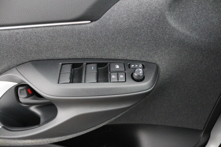 Toyota Yaris Cross - 1.5 Hybrid First Edition 28