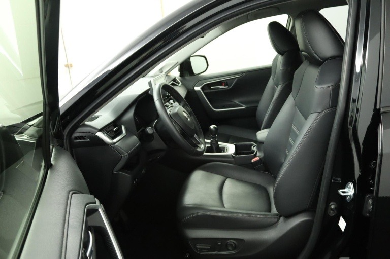 Toyota RAV4 - 2.0 VVT-iE Style 17