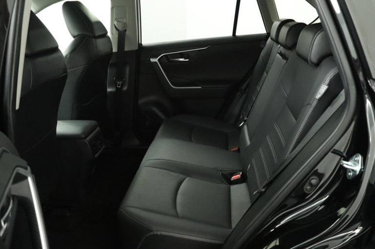 Toyota RAV4 - 2.0 VVT-iE Style 18