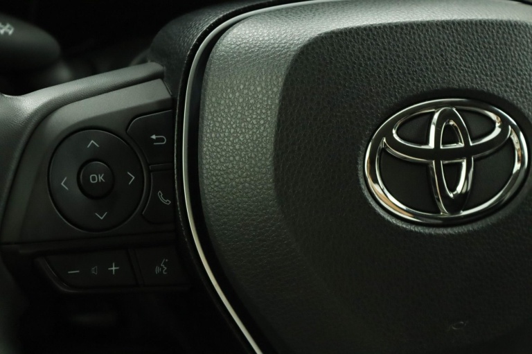 Toyota RAV4 - 2.0 VVT-iE Style 19