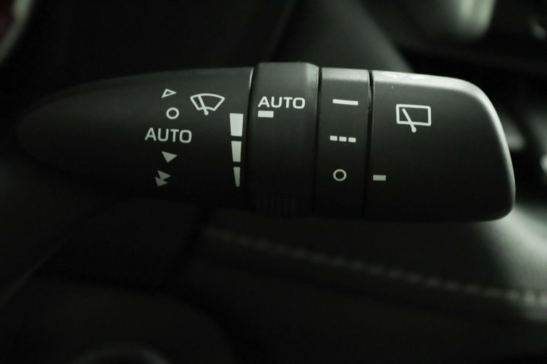 Toyota RAV4 - 2.0 VVT-iE Style 32