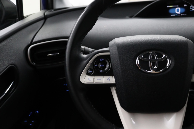 Toyota Prius - 1.8 Dynamic 17