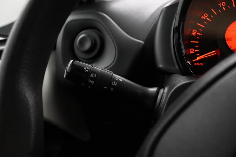 Toyota Aygo - 1.0 VVT-i x-now 19