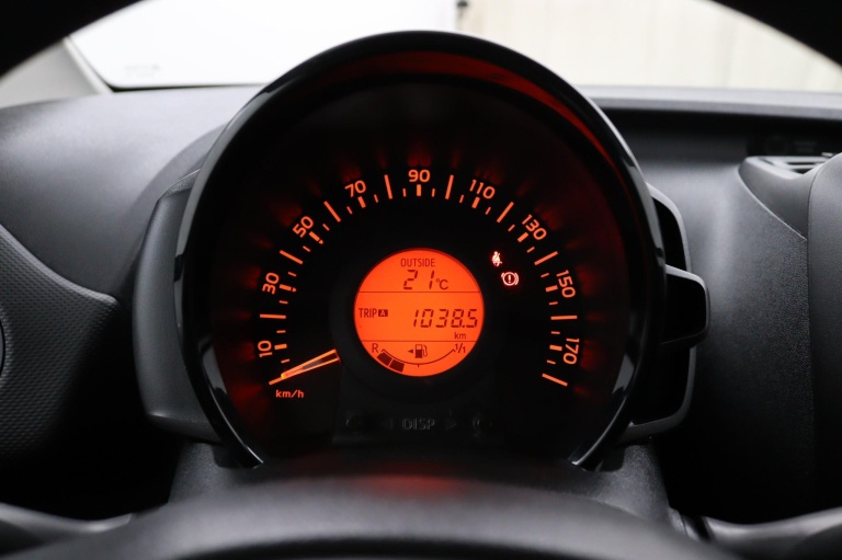 Toyota Aygo - 1.0 VVT-i x-now 20