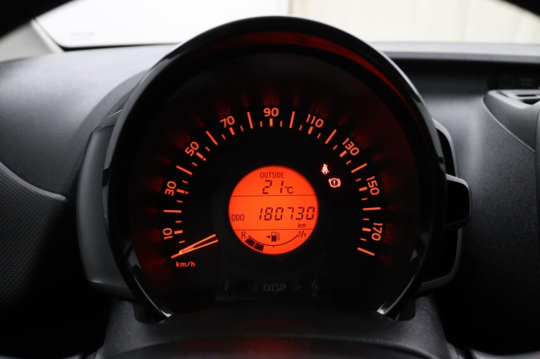 Toyota Aygo - 1.0 VVT-i x-now 21