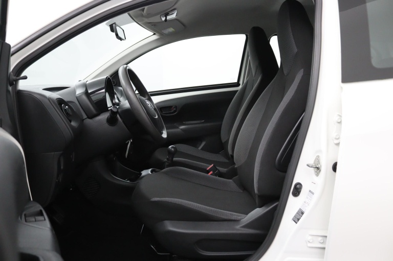 Toyota Aygo - 1.0 VVT-i x-now 9