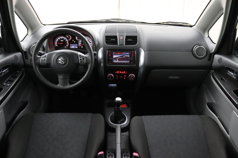 Suzuki SX4 - 1.6 Executive 10