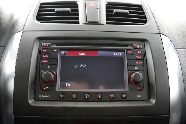 Suzuki SX4 - 1.6 Executive 15