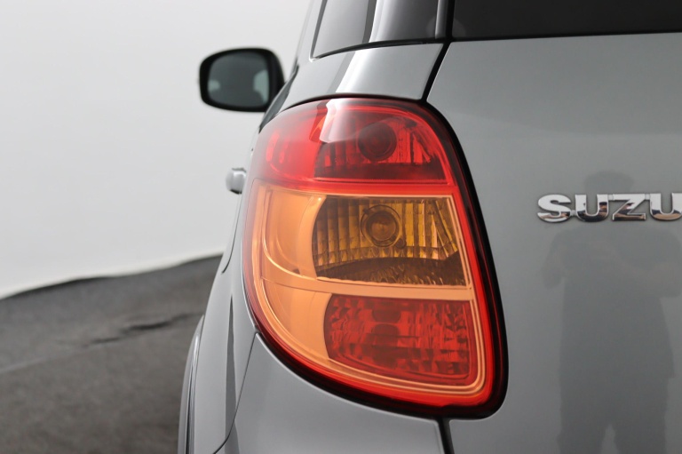 Suzuki SX4 - 1.6 Executive 38