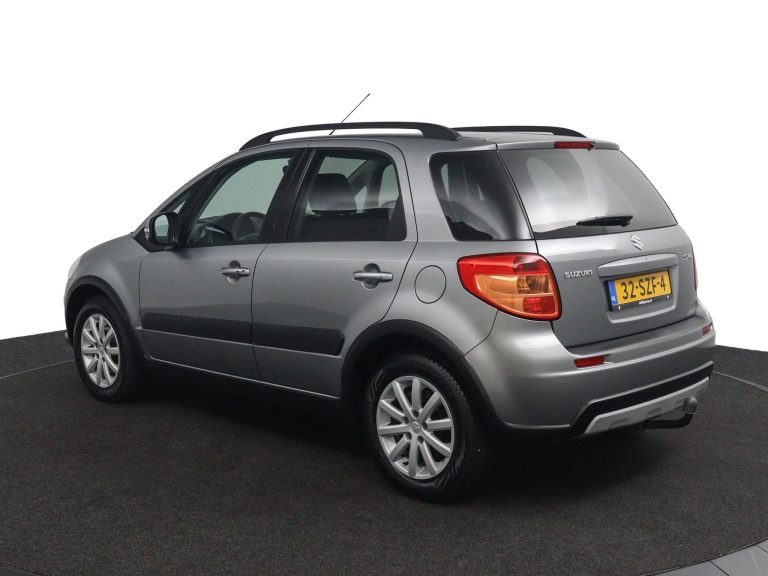 Suzuki SX4 - 1.6 Executive 4