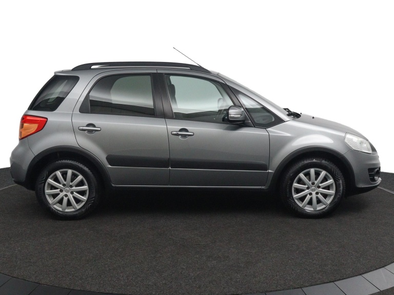 Suzuki SX4 - 1.6 Executive 6