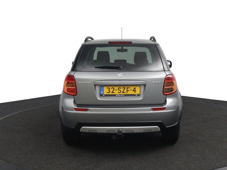 Suzuki SX4 - 1.6 Executive 8