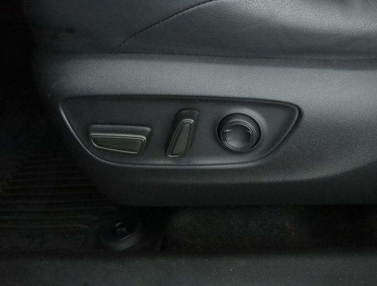Toyota RAV4 - 2.5 Plug-in Hybrid AWD Bi-Tone Plus 40