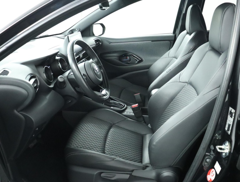 Toyota Yaris - 1.5 Hybrid Executive 17