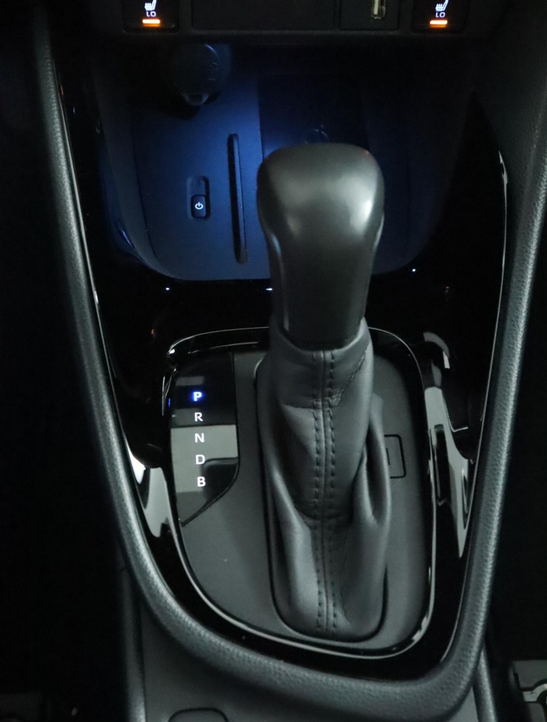 Toyota Yaris - 1.5 Hybrid Executive 27