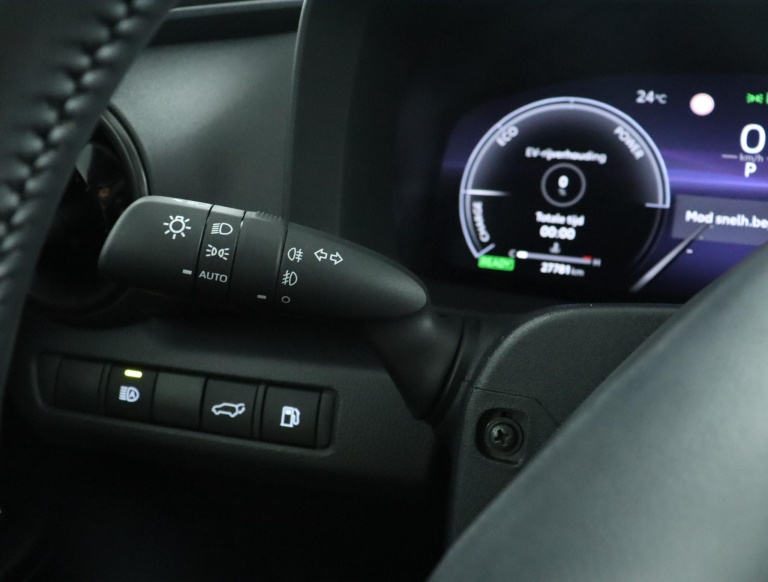 Toyota C-HR - 1.8 Hybrid 140 First Edition 31