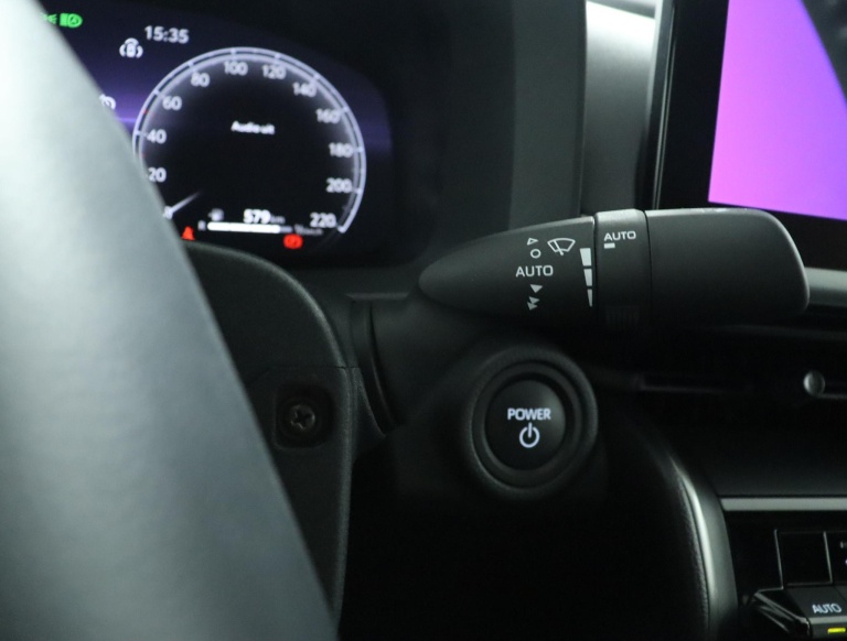 Toyota C-HR - 1.8 Hybrid 140 First Edition 32