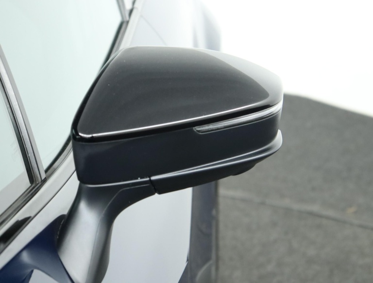 Toyota C-HR - 1.8 Hybrid 140 First Edition 37